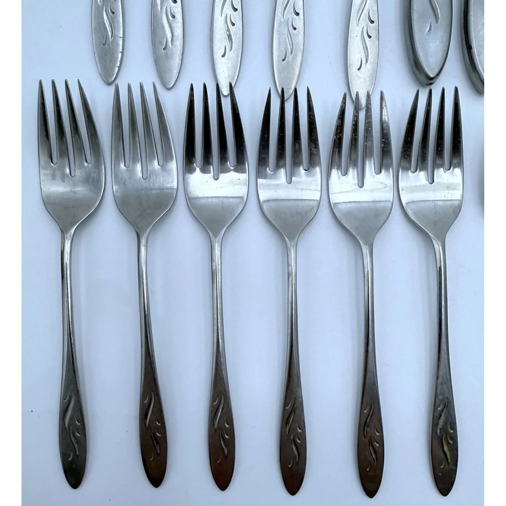 Oneidacraft SS Ember Glow Svc for 6 Flatware 5pc Place Settings -1 pc Vtg 29pcs
